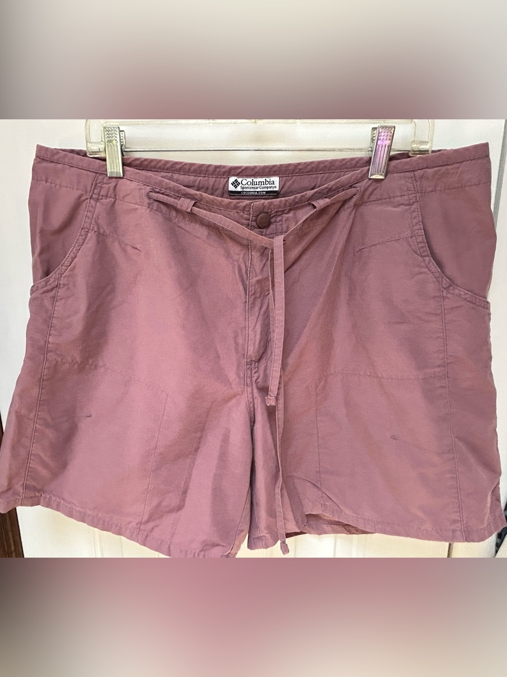 Columbia Women's Mauve Drawstring Bermuda Shorts, XL. Excellent condition.
